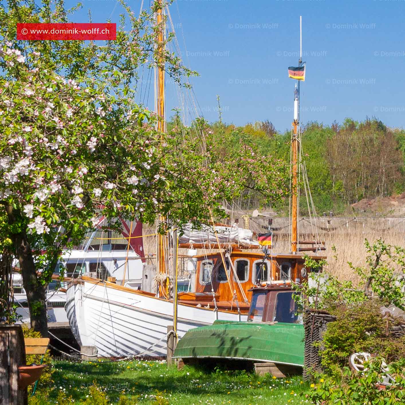 Bild + Foto - Fischereihafen und Siedlung Gothmund