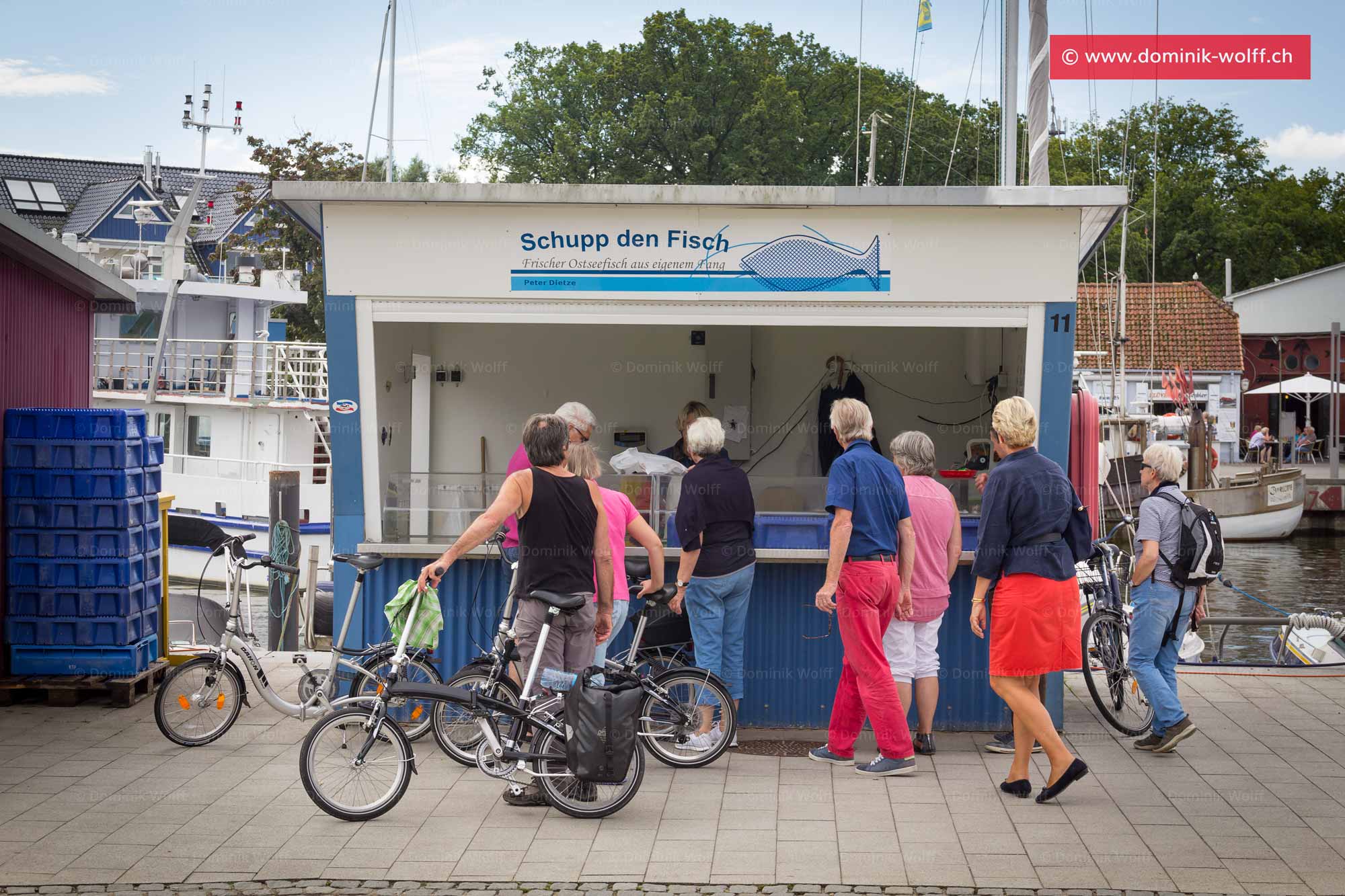 Bild + Foto - Fischverkauf am Niendorfer Hafen