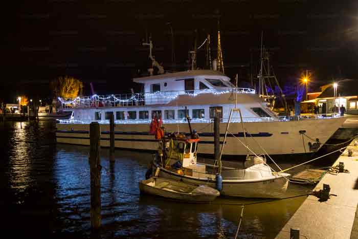 Weihnachtsmarkt im Hafen