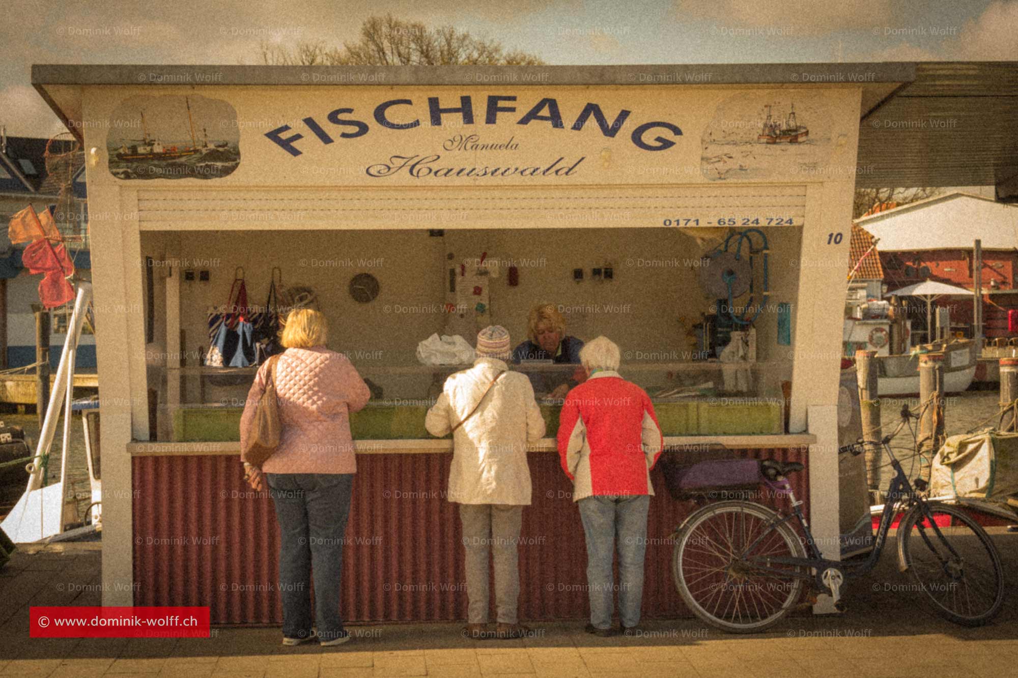 Bild + Foto - Fischverkauf in Niendorf/Ostsee