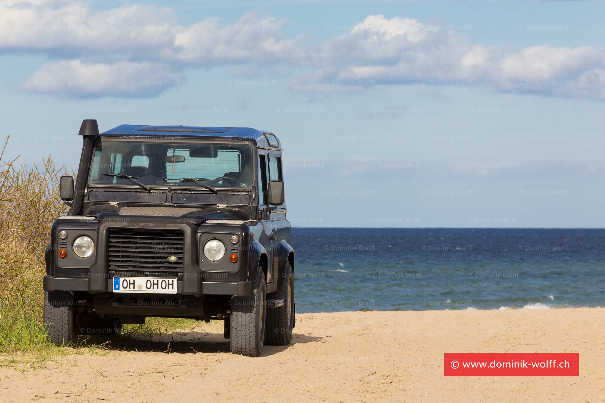 Bild + Foto - Landrover Defender an der Ostsee