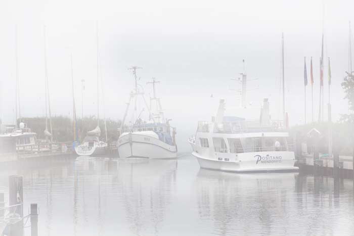 Niendorfer Fischkutter im Nebel
