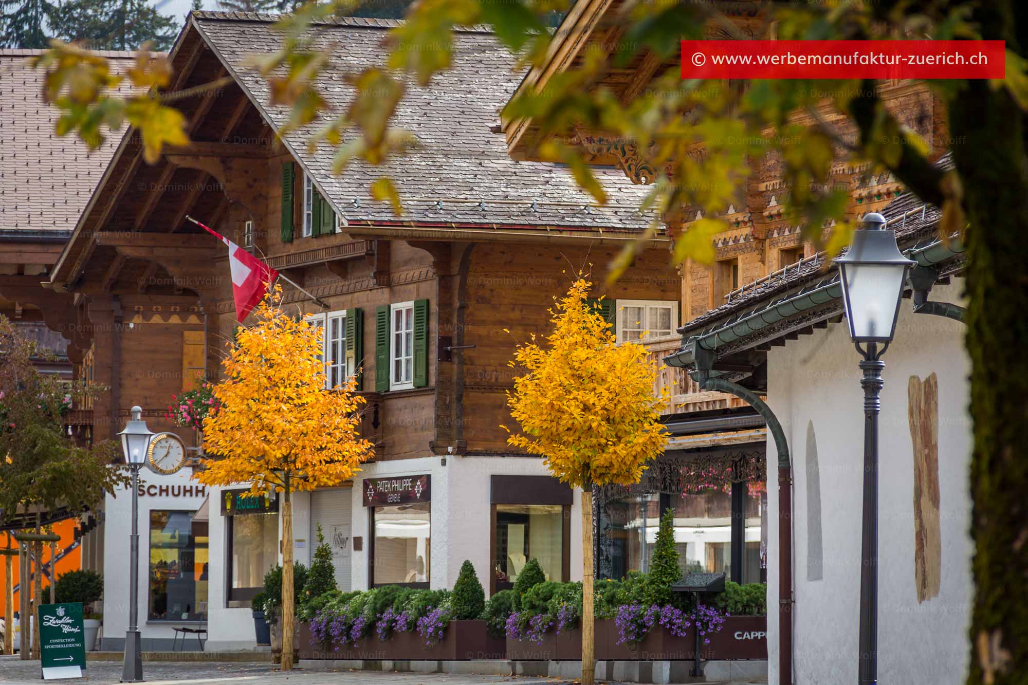 Bild + Foto - Herbstliche Promenade Gstaad