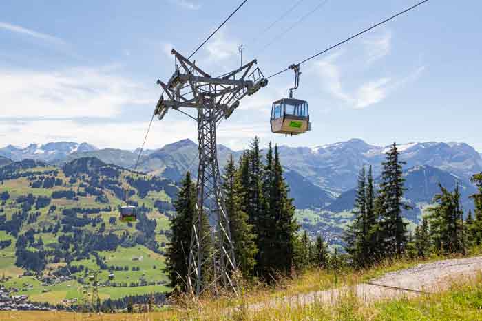 Bergbahn Gstaad / Schweiz