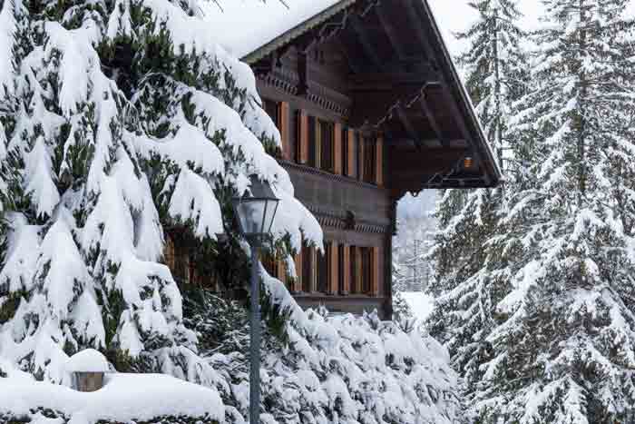 Verschneites Berner Oberland