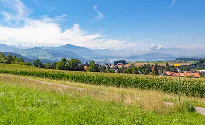 Zug im Mittelland / Voralpenland